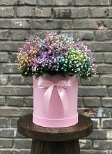 Цветочная композиция из Гипсофила и Розы в шляпной коробке в Вырубово