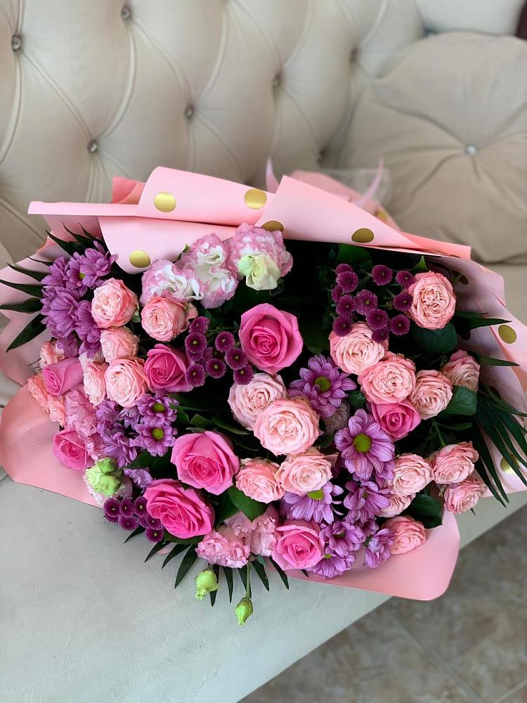 Букет цветов из: Хризантемы, Розы и Лизиантусы в Вырубово