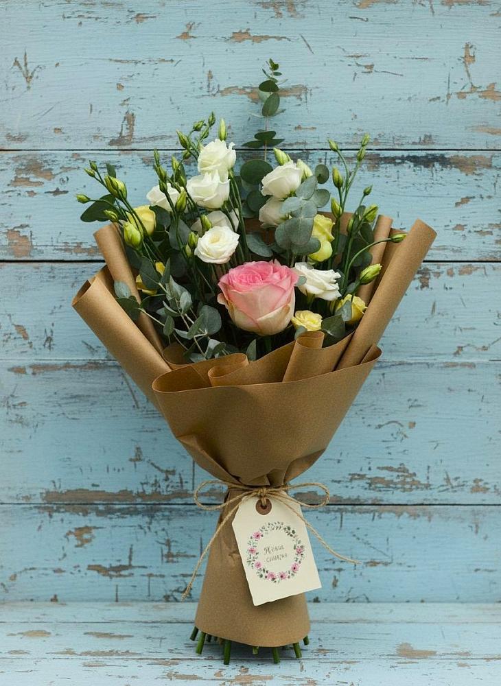 Букет цветов из: Розы и Лизиантусы в Вырубово