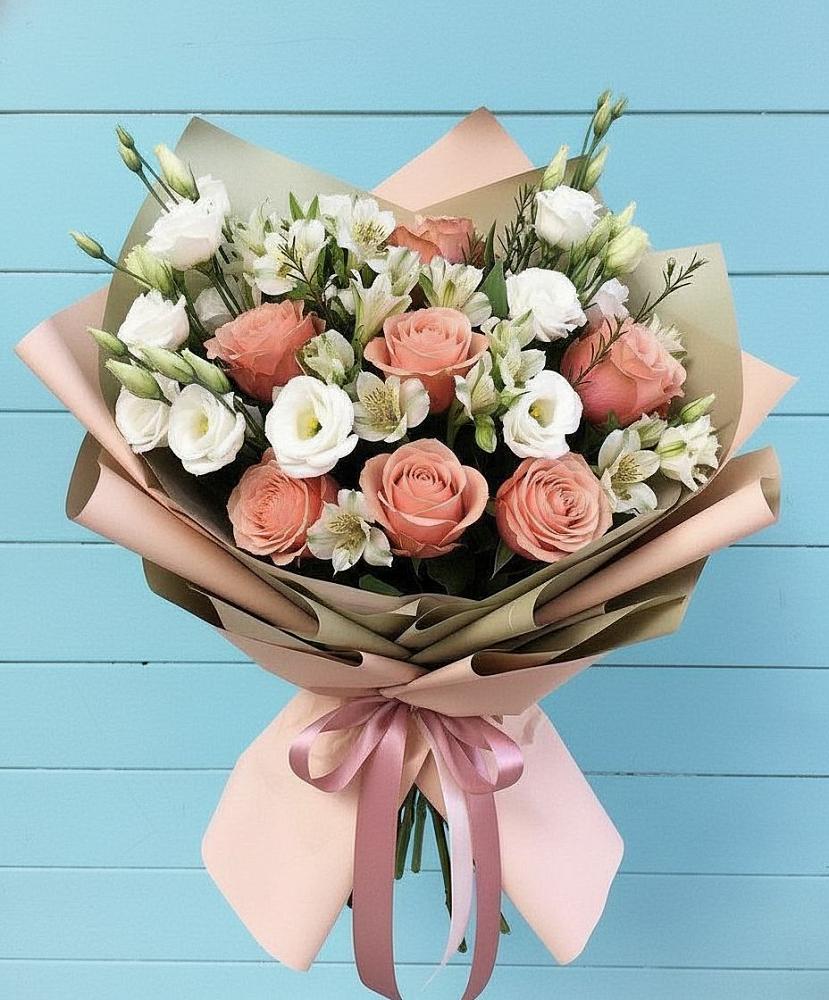 Букет цветов из: Розы, Альстромерии и Лизиантусы в Вырубово