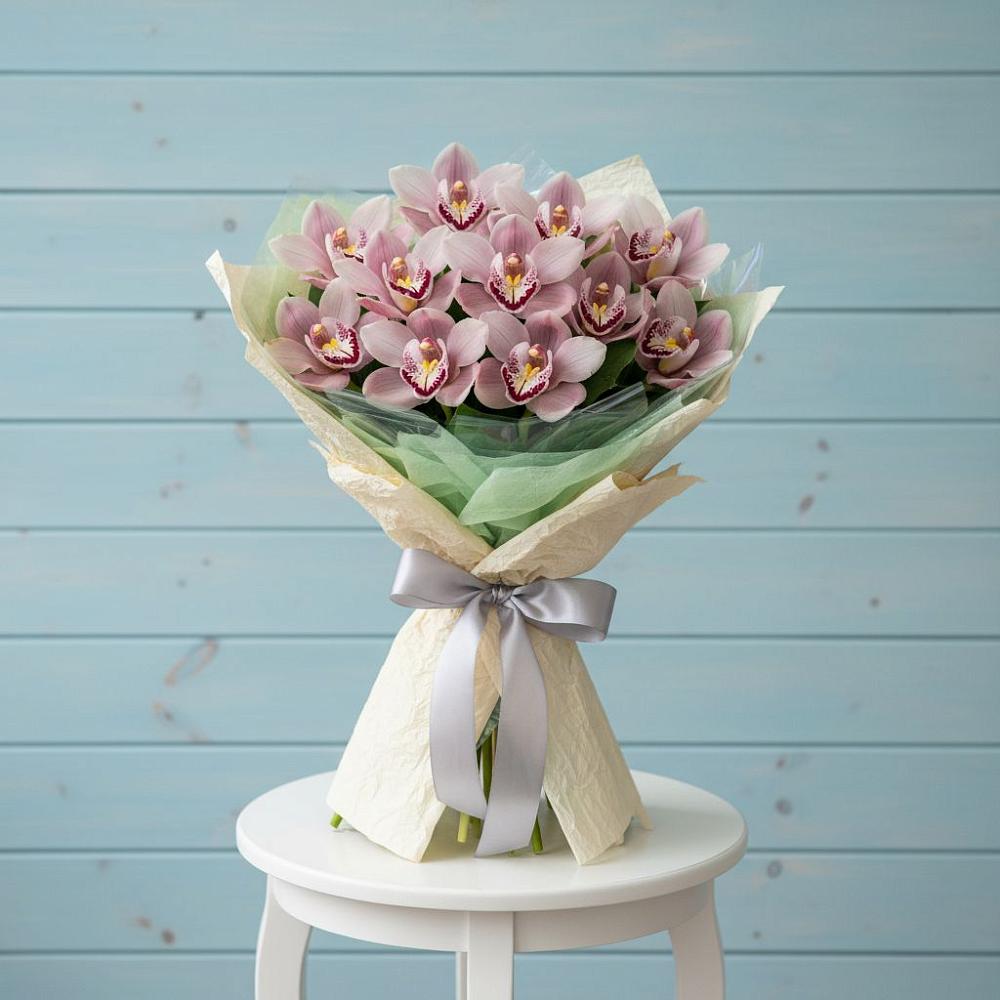 Букет цветов из: Орхидеи и Розы в Вырубово