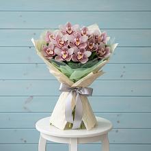 Букет цветов из:  Орхидеи и Розы #REPLACE_PRED# Вырубово