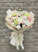 Букет цветов из:  Гвоздики, Розы, Лизиантусы и Хризантемы в Вырубово