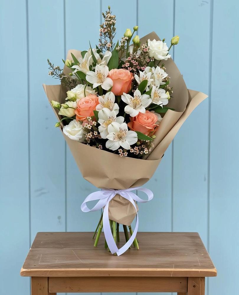 Букет цветов из: Альстромерии, Лизиантусы, Розы и Хризантемы в Вырубово