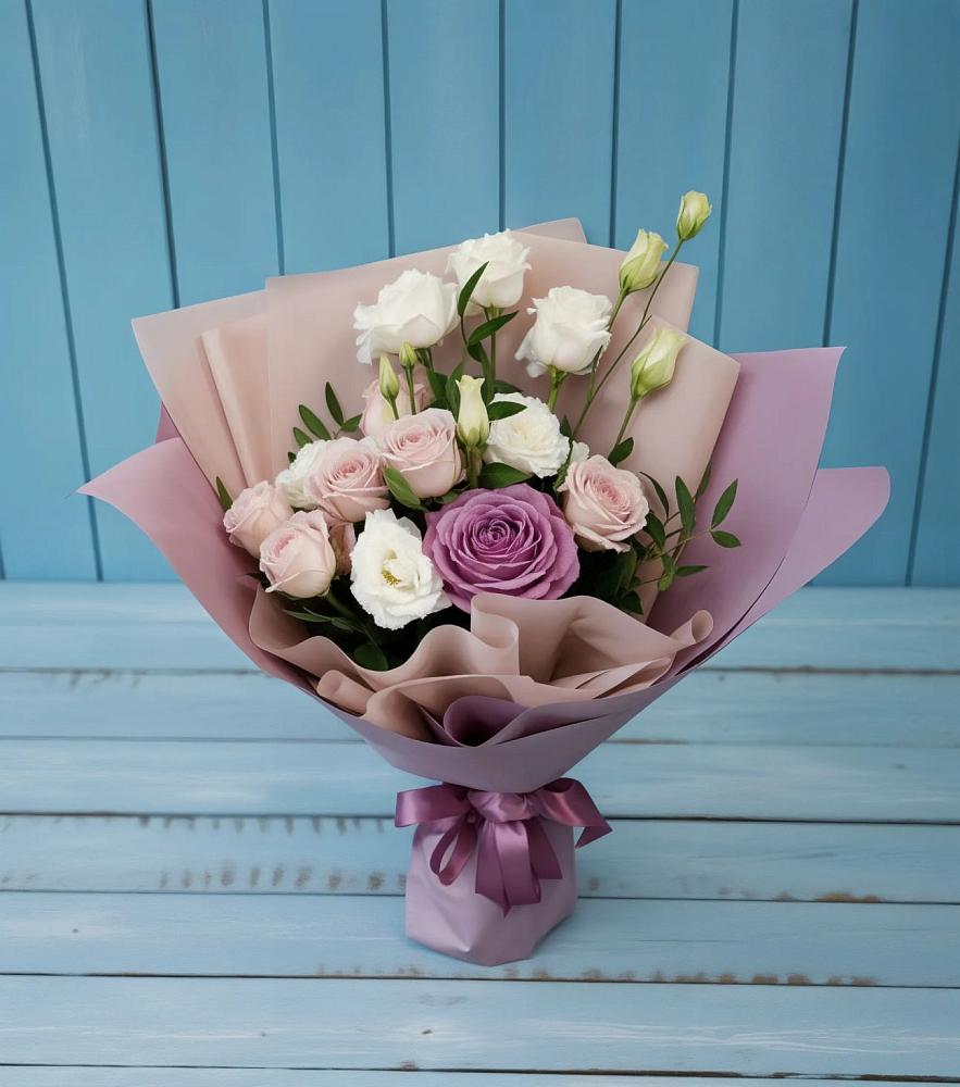 Букет цветов из: Розы и Лизиантусы в Вырубово